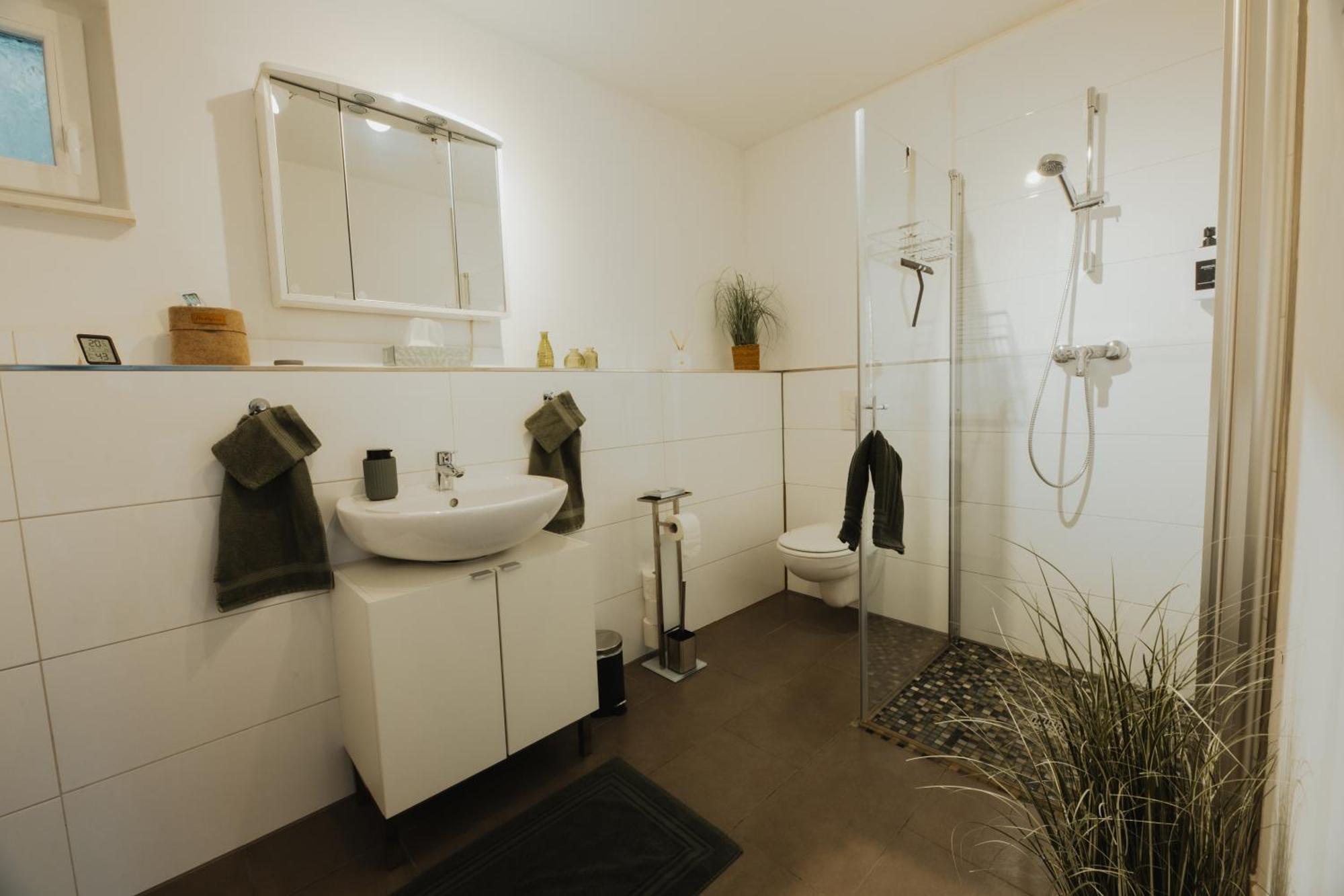 40Qm Wohlfuehl-Apartment Im Gruenen Mit Sorglospaket Wuppertal Exterior foto